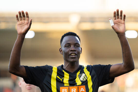 John Paul Dembe of Häcken celebrate