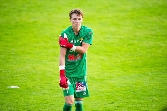 IFK Hässleholms målvakt Felix Persson skadade axeln i