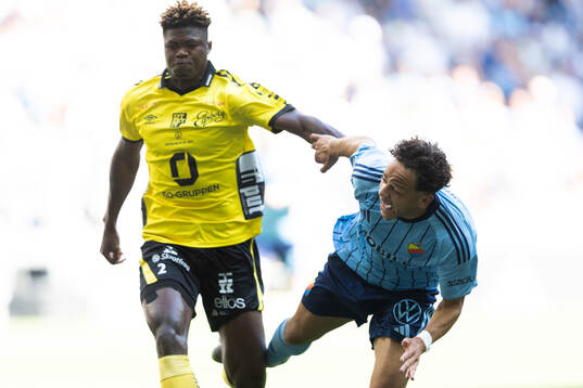 Elfsborgs Terry Yegbe och Djurgårdens Mikael Anderson