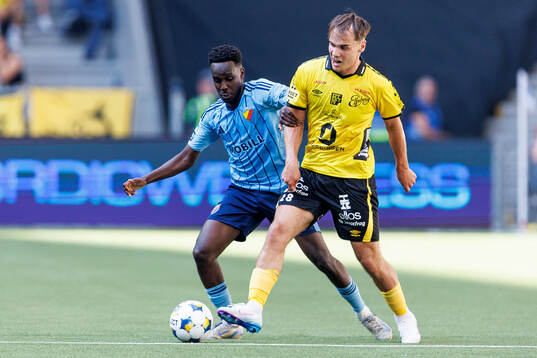 Djurgårdens Tokmac Nguen och Elfsborgs Frode Aronsson