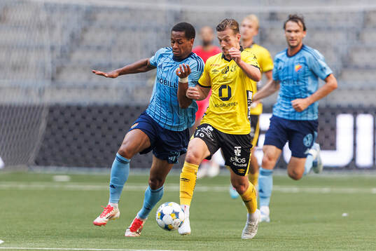 Djurgårdens Zakaria Sawo och Elfsborgs Simon Olsson