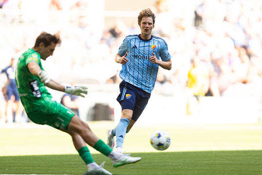 Elfsborgs målvakt Simon Eriksson och Djurgårdens August