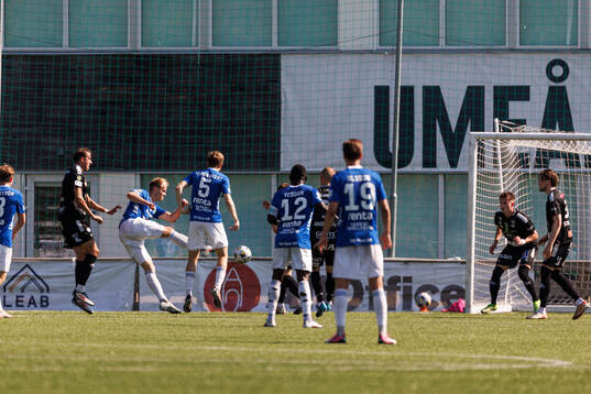 Umeå FCs Eythor Martin Björgolfsson gör 1-0