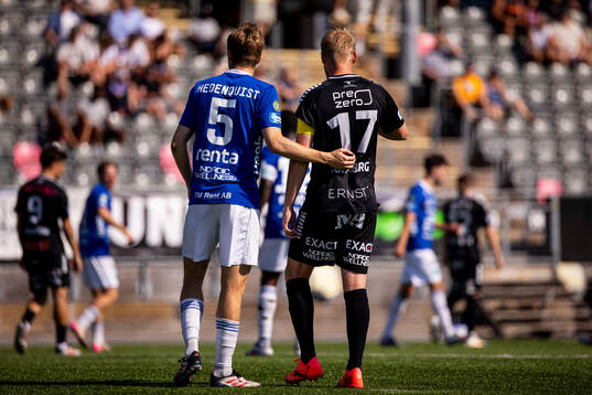Umeå FCs Jakob Hedenquist och Örebros Karl Holmberg