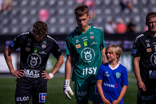 Örebros Jakub Ojrzyński innan fotbollsmatchen i