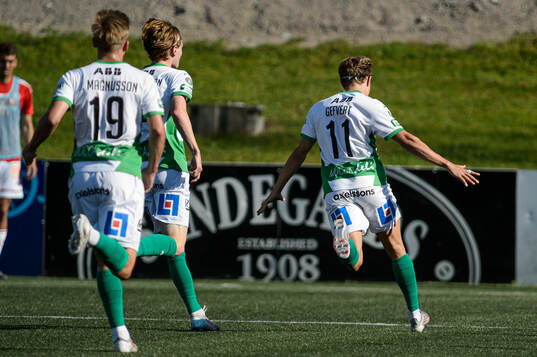Västerås Simon Gefvert jublar