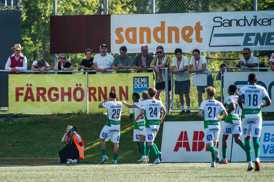 Västerås Alexander Thongla-Iad Warneryd jublar