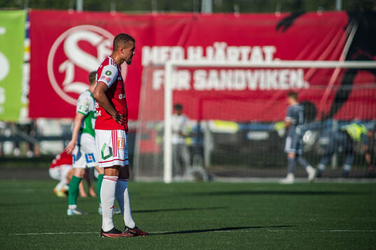 Sandvikens IFs Kim Käck Ofordu deppar