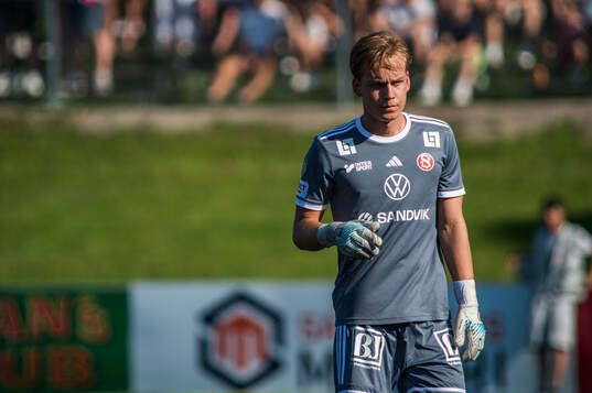 Sandvikens IFs målvakt Hannes Sveijer deppar
