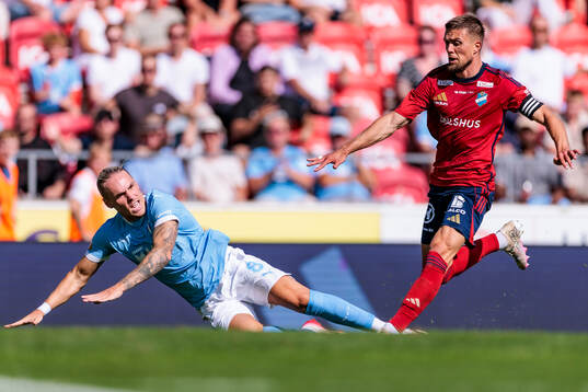 Malmö FFs Arnor Sigurdsson och Östers Ivan Kricak