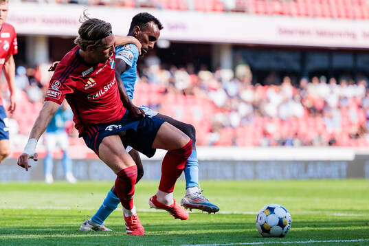 Östers Noah Söderberg och Malmö FFs Taha Ali