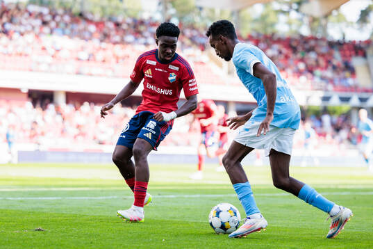 Östers Raymond Adjei och Malmö FFs Taha Ali