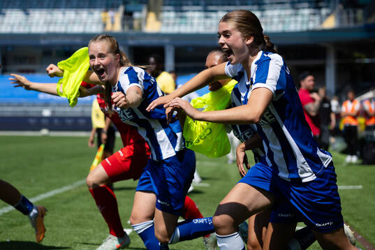 IFK Göteborgs spelare jublar