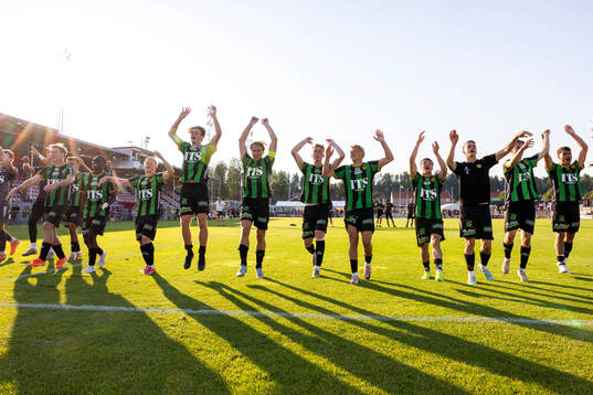 GAIS spelare jublar