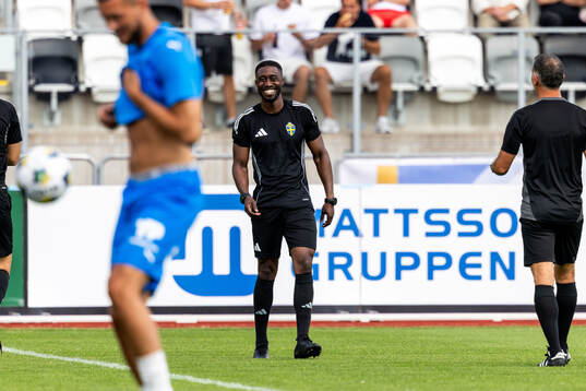 Domare Fredrik Oppong
