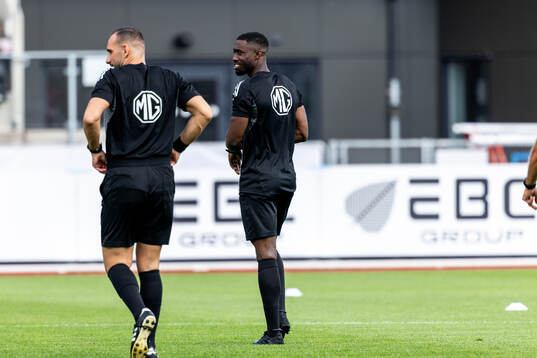 Domare Fredrik Oppong