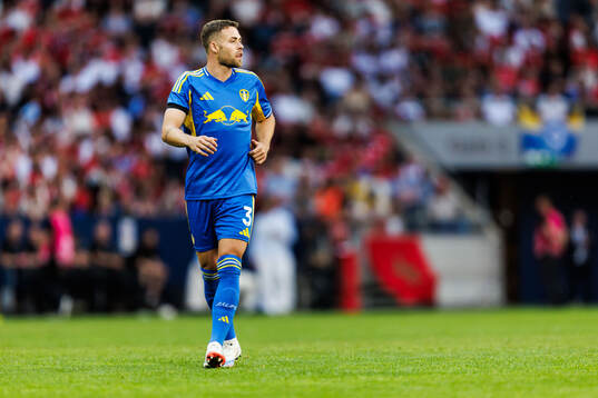 Gabriel Gudmundsson of Leeds United