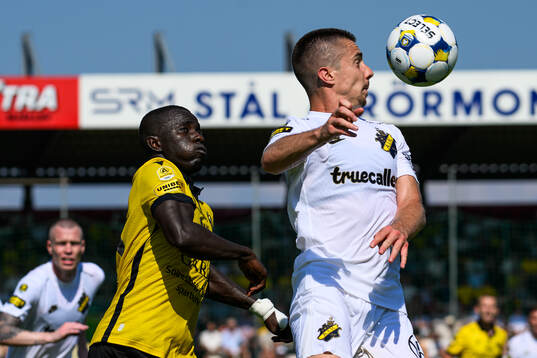 Mjällbys Abdoulie Manneh och AIKs Dino Besirovic