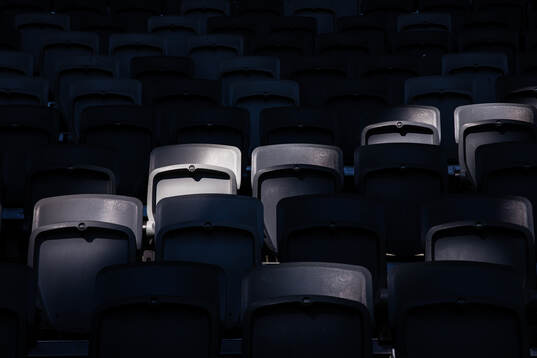 Stolar på läktaren på 3Arena
