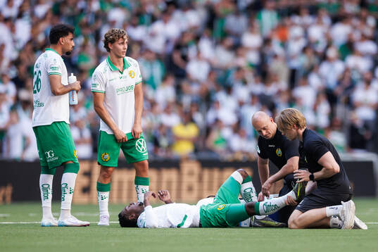 Hammarbys Shaquille Pinas får vård