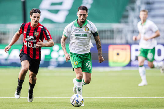 Brommapojkarnas Kevin Ackermann och Hammarbys Nahir Besara