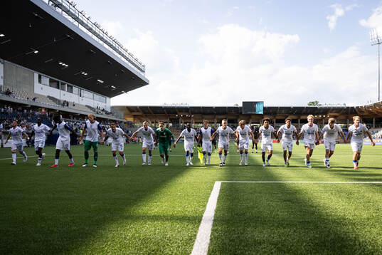 IFK Göteborgs spelare jublar