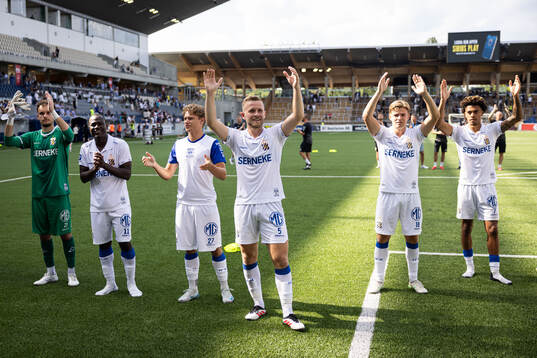 IFK Göteborgs spelare jublar