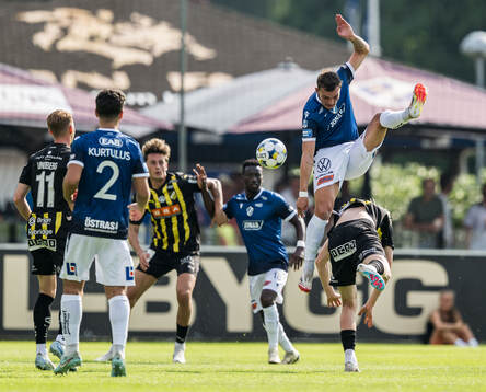 Halmstads Aleksander Damnjanovic Nilsson och Häckens Silas