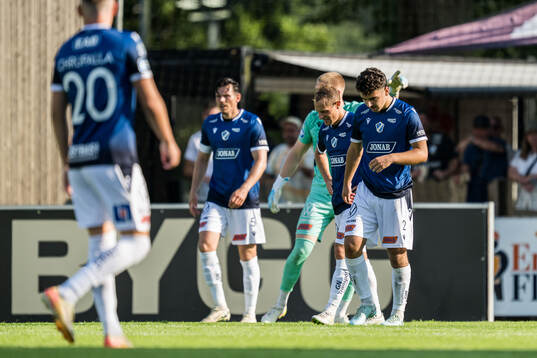 Halmstads Joel Allansson och Bleon Kurtulus deppar