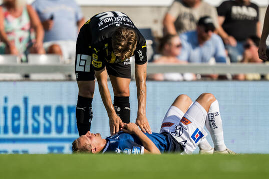 Halmstads Joel Allansson och Häckens Samuel Leach Holm