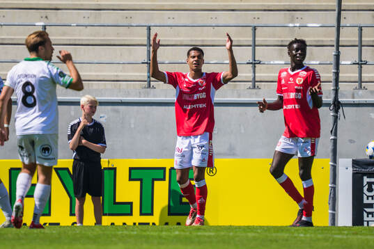 Kalmars Anthony Olusanya deppar