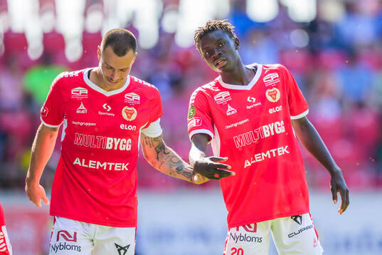Kalmars Melker Hallberg och Gibril Sosseh