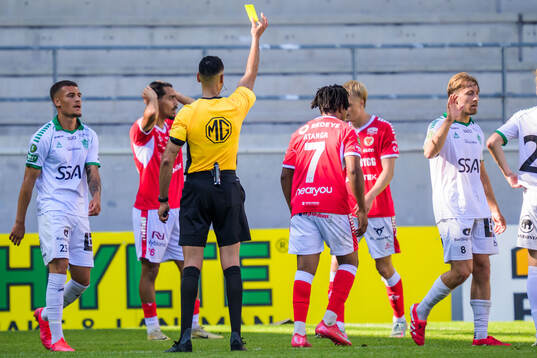 Kalmars Isaac Atanga blir varnad