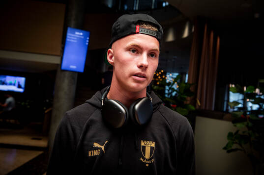 Daniel Gudjohnsen gave an interview upon arriving in Riga