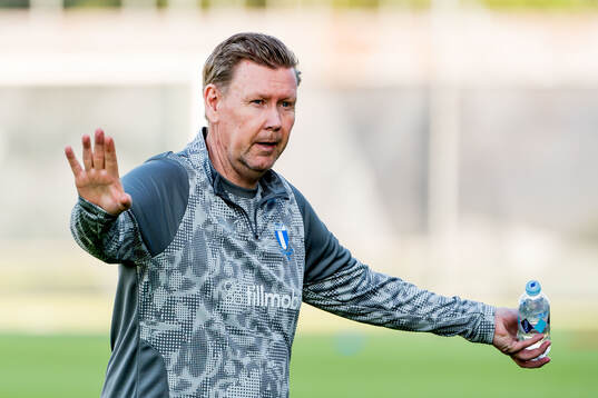 Assistant coach Peter Wettergren