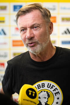 Head coach Peter Gerhardsson of the Swedish women's