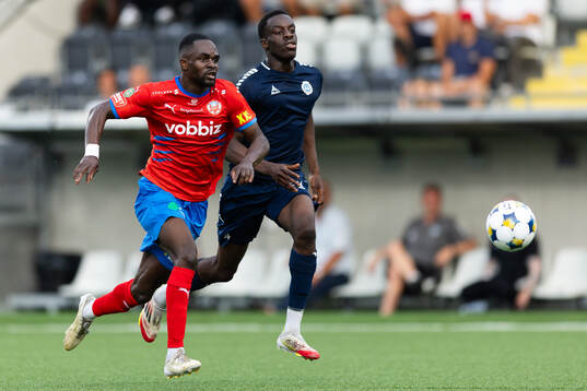 Helsingborgs Adam Akimey och Utsiktens David Tokpah