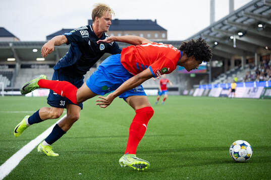 Utsiktens Sebastian Lagerlund och Helsingborgs Milan Silva