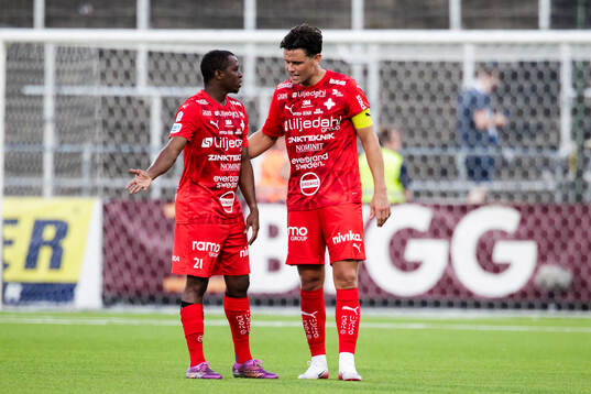 Värnamos Abdulrazaq Ishaq och Marcus Antonsson deppar