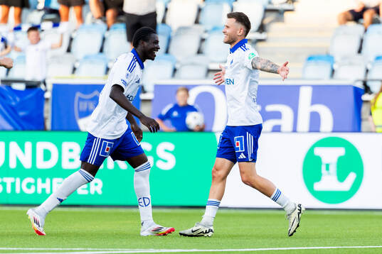 IFK Norrköpings Arnor Traustason jublar med Kojo Peprah