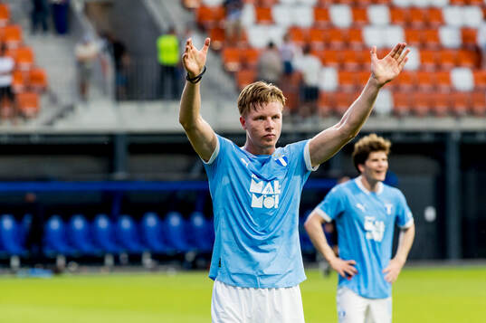 Nils Zätterström of Malmö FF celebrates