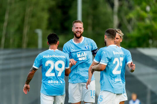 Pontus Jansson of Malmö FF celebrates