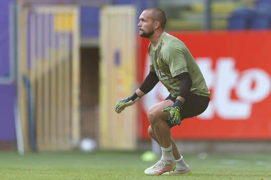 Goalkeeper Oscar Jansson