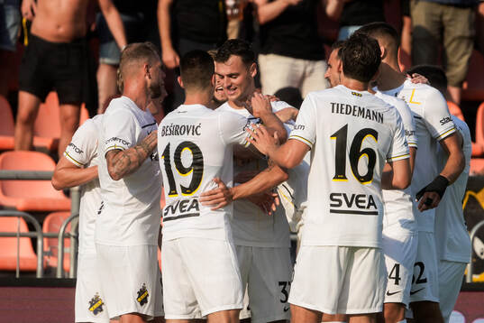 Bersant Celina of AIK celebrates