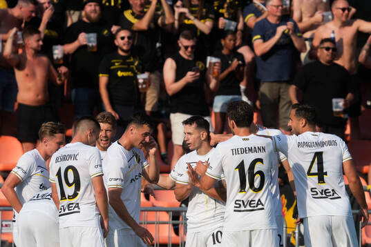 Bersant Celina of AIK celebrates the 0-1 goal