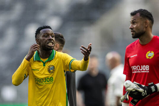 Shaquille Pinas and goalkeeper Warner Hahn of Hammarby