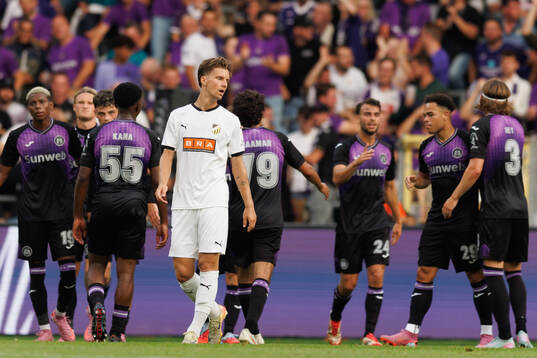 Samuel Leach Holm of Häcken looks decjeted