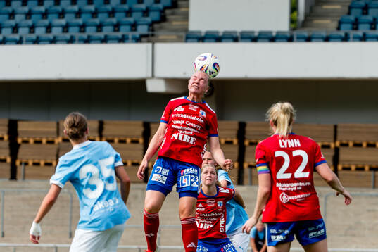 Vittsjös Kajsa Lind och Malmö FFs Lovisa Breland