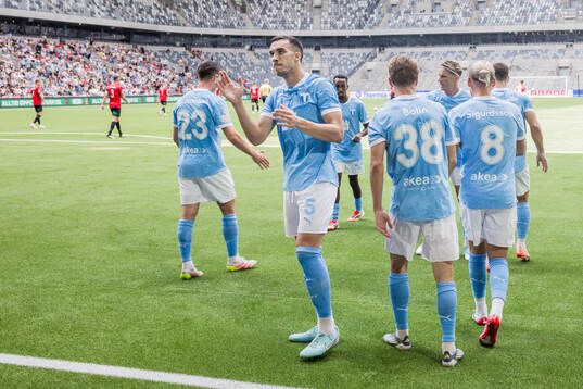 Malmö FFs Andrej Djuric och Hugo Bolin jublar