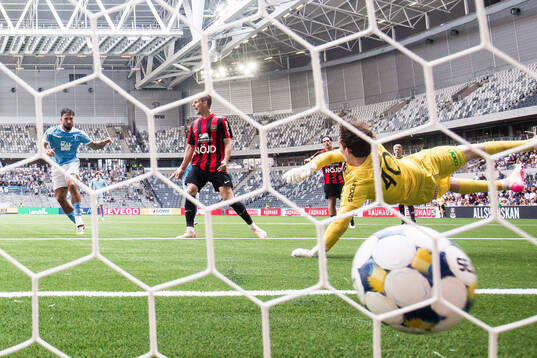 Malmö FFs Sead Haksabanovic gör 2-3 bakom Brommapojkarnas
